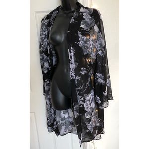 B&W Floral Dainty Hooligan Kimono